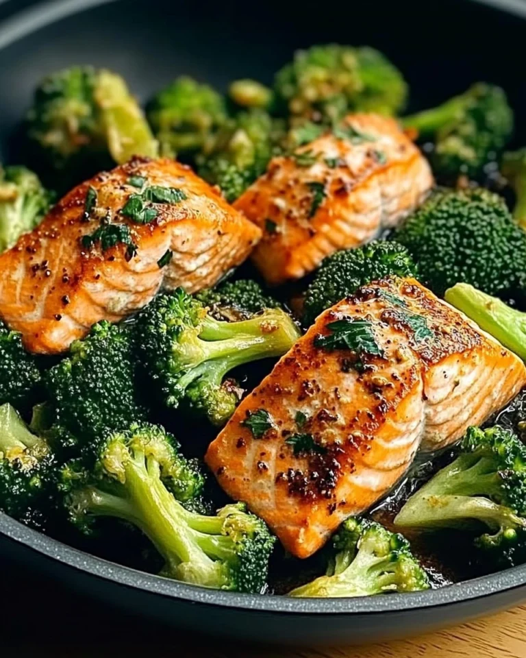 One-Skillet-Garlicky-Salmon-Broccoli-Recipe