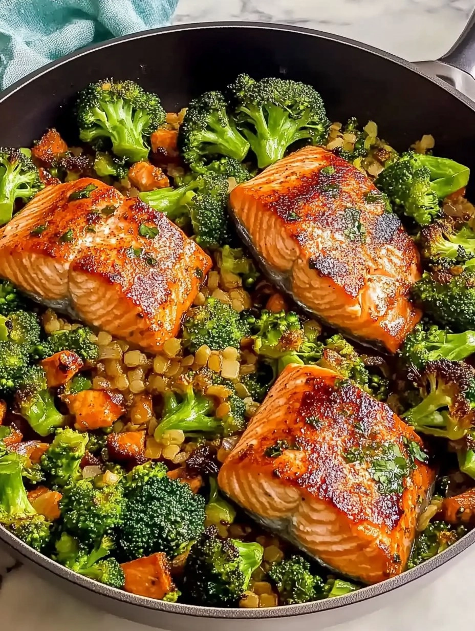 One-Skillet Garlicky Salmon & Broccoli