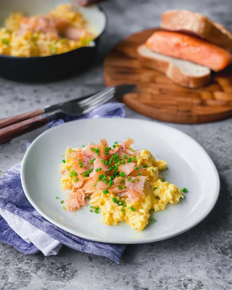 Soft-Scrambled-Eggs-with-Smoked-Salmon-Chives-Toast-or-Bagel-Recipe